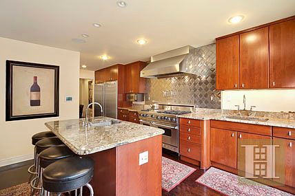 2nd image of 110 W 118th St