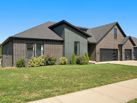 3rd image of 1505 E Silo Ridge Drive