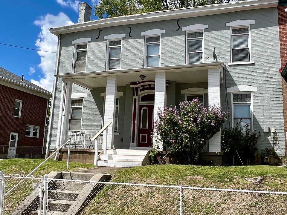 Front view of home