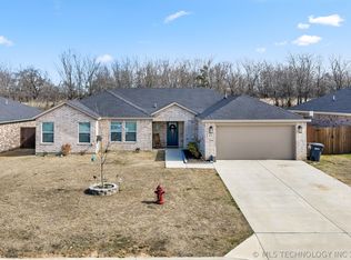 922 Indian Plains Rd, Ardmore, OK 73401