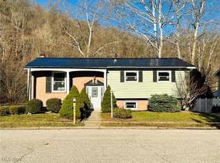 100 Lisa Ct, Weirton, WV 26062