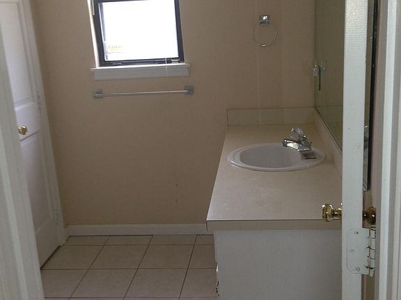 5th image of 1319 Cherry St