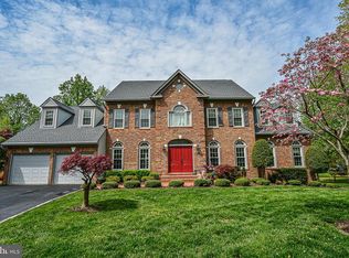 8624 Cross Chase Ct, Fairfax Station, VA 22039