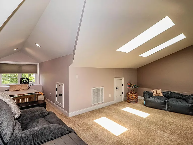 84 Central Ave — Photo 1