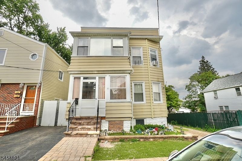 1st image of 32 New St