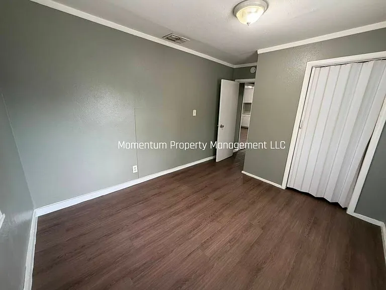 2112 E Bird St — Photo 6