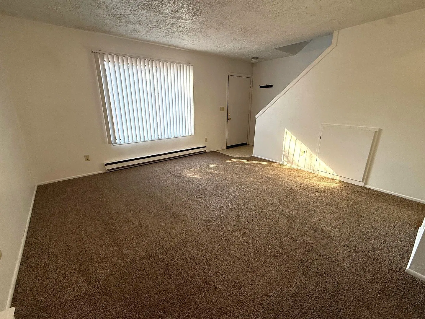1124 S. Walnut — Photo 2