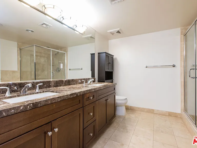 7249 Franklin Ave #201 — Photo 13