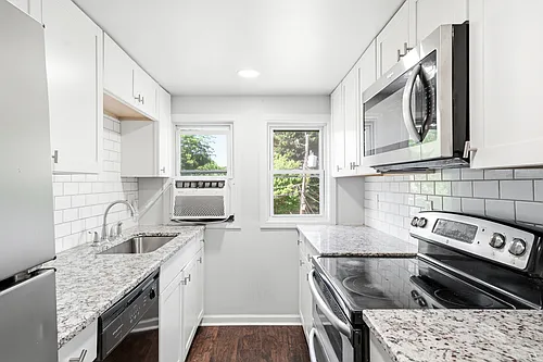 1519 Olympian Way SW Photo 1
