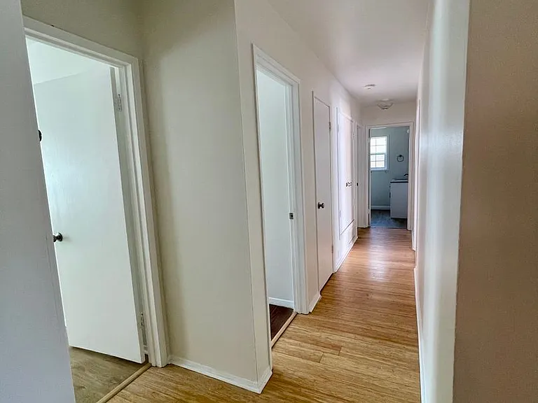 123 Hastings Ave — Photo 20