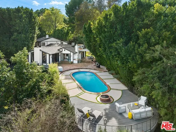 4919 Matula Dr, Tarzana, CA 91356