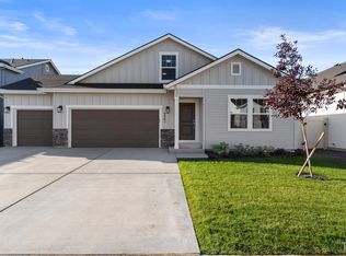 1586 SW Silverstone Ave, Mountain Home, ID 83647