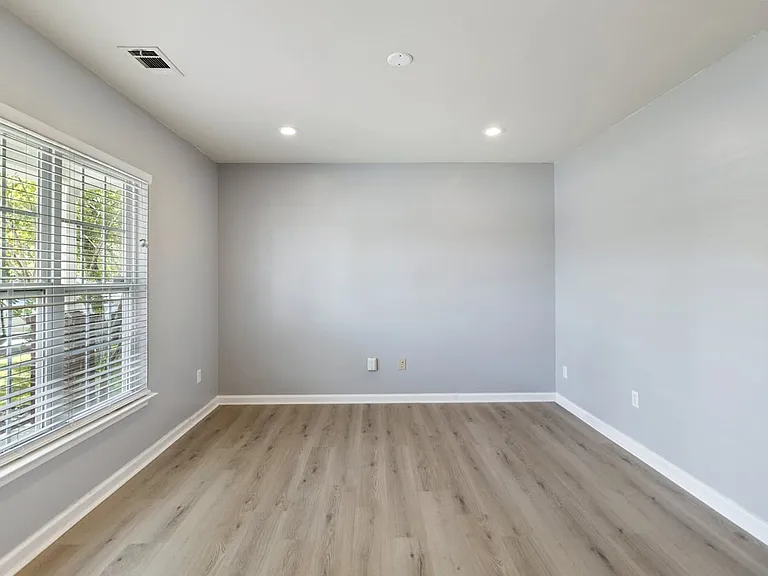 47 Glenwood Ct — Photo 1