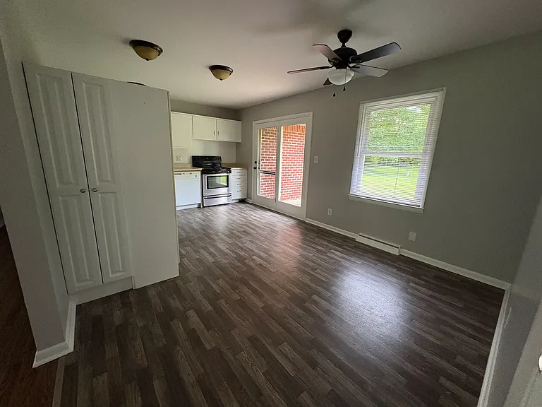 6728 N Oxford St — Photo 3