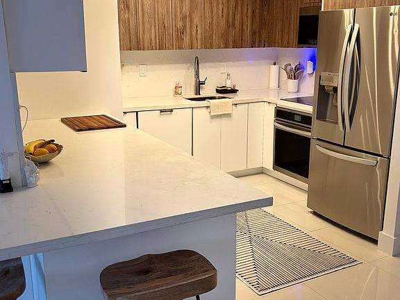 4th image of 1450 Brickell Bay Dr APT 1012