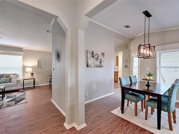 5th image of 12406 Elm Valley Dr