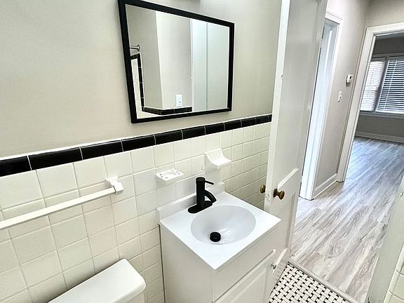 3rd image of 1107 W Rowan St #1115-4