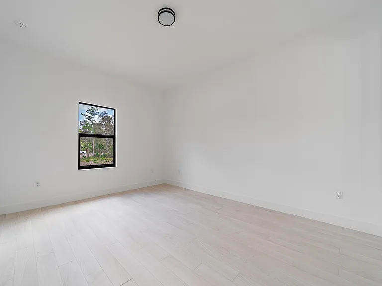 541 Ladd St — Photo 7