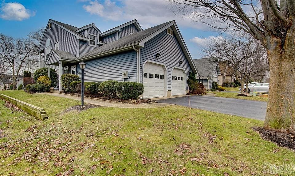 1st image of 13 Ashbourne Dr #D