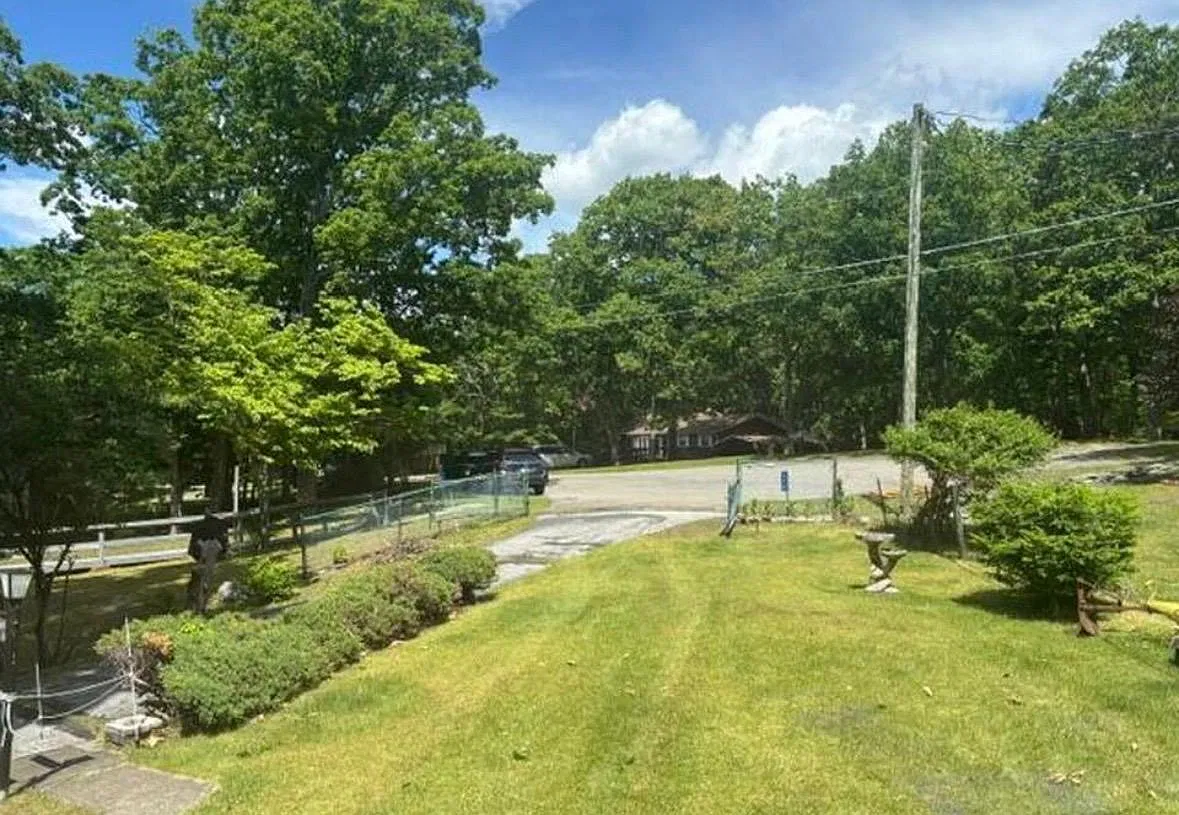 3 bed, 2160 sqft, $2,250 — Photo 3