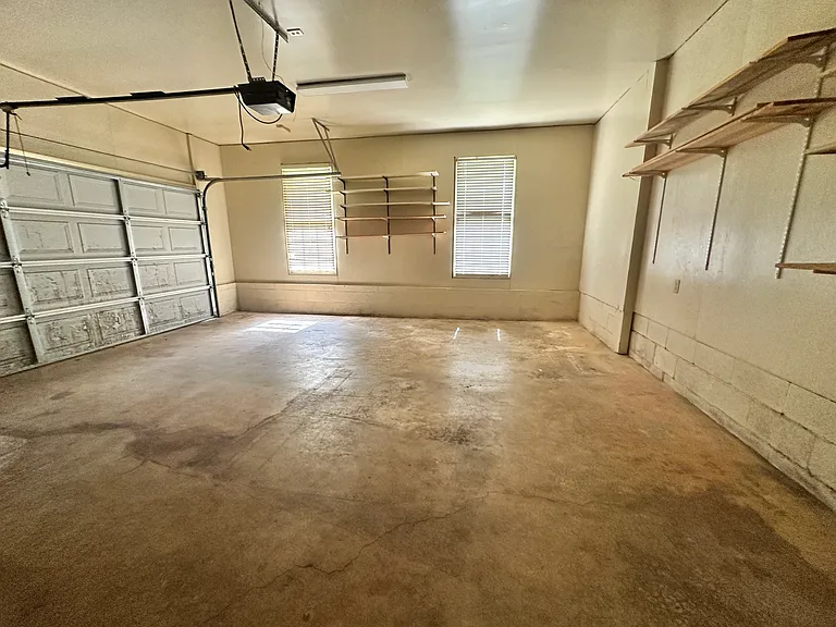1105 Buena Vista Dr — Photo 3