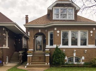 5439 N Ludlam Ave, Chicago, IL 60630