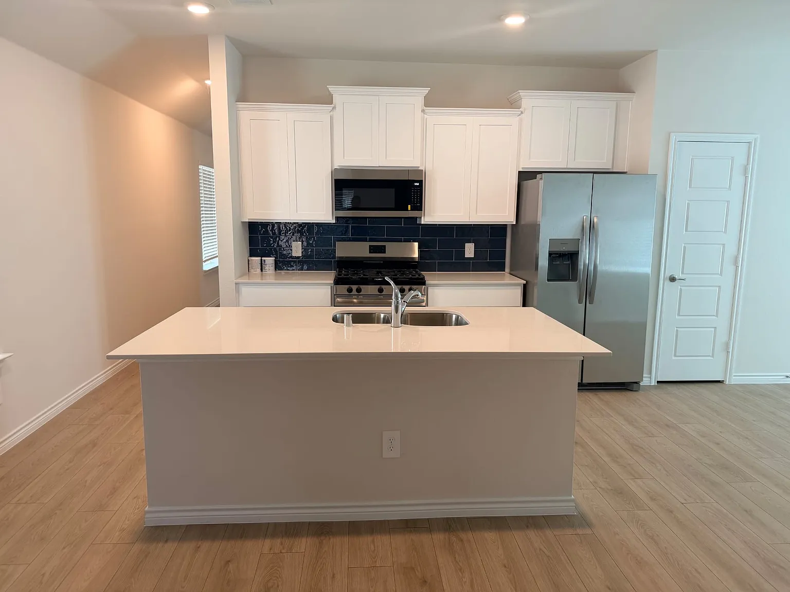 3 bed, 1611 sqft, $1,795 — Photo 1