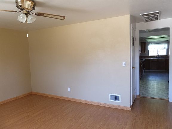 3rd image of 112 Sunny Ln
