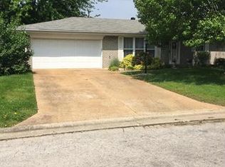 300 Aaron Dr, Belleville, IL 62220