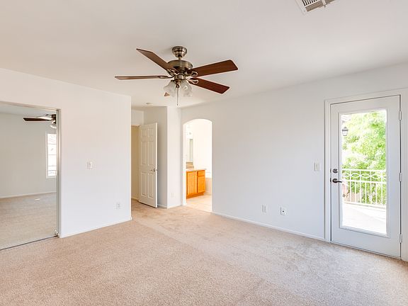 4th image of 6653 Dunraven Ave