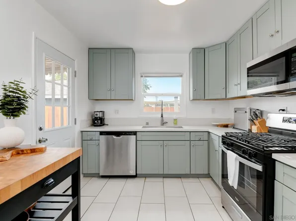 6741 Carthage St, San Diego, CA 92120