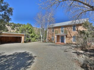 92 Sandia Cyn, Arroyo Hondo, NM 87513