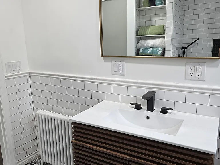 83 Rollins Ave #2 — Photo 17