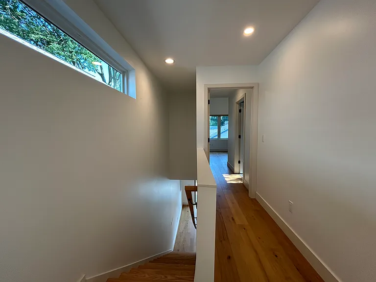 1003 E Washington St — Photo 12