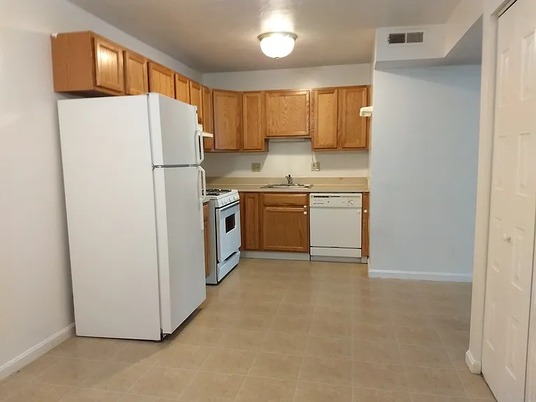 3 Commonwealth Ave — Photo 7