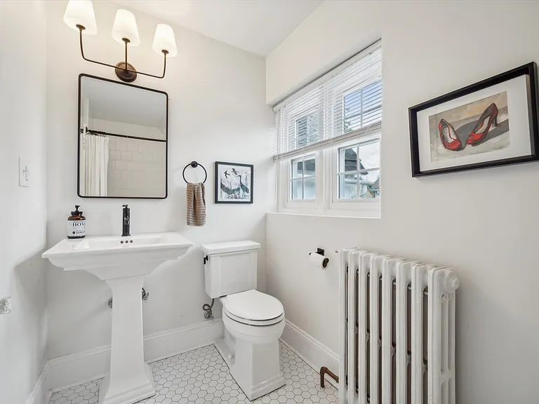 504 Gainsboro Rd — Photo 17