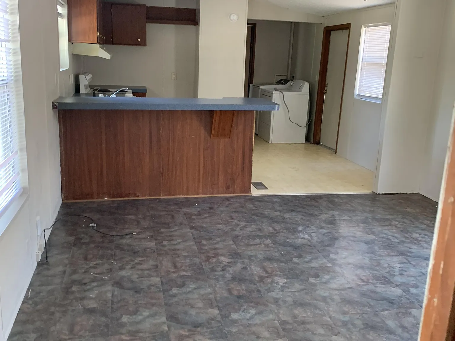 1001 West Verdine Street — Photo 2
