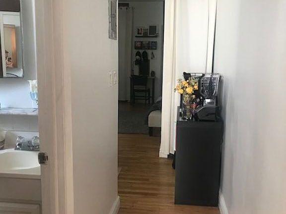 5th image of 3137 30th St APT 1B