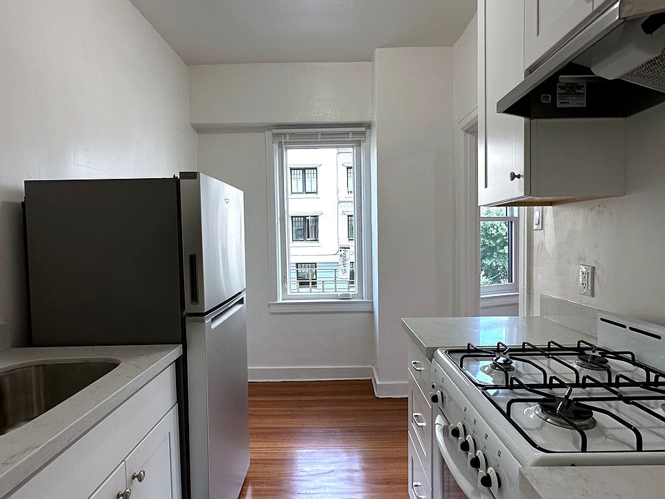 1st image of 707 Stockton St APT 204
