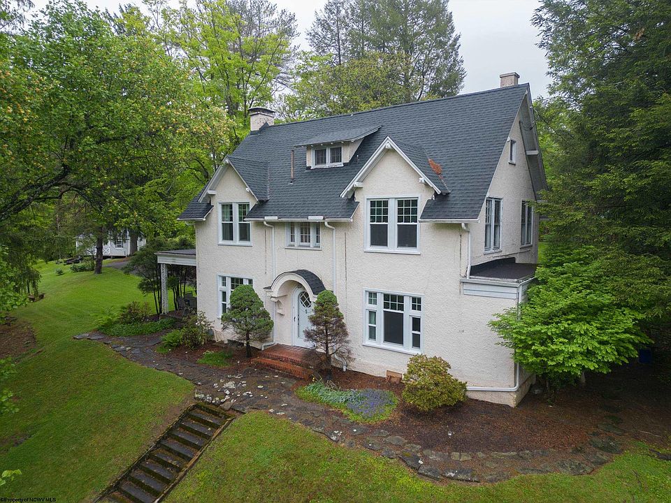 1st image of 5 Woodside Dr