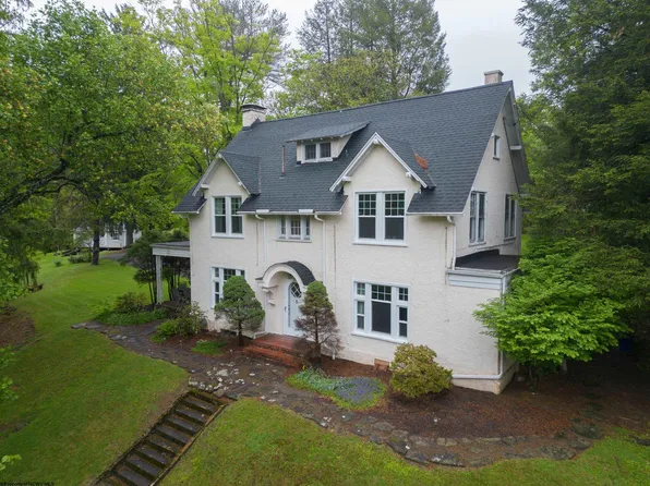 5 Woodside Dr, Fairmont, WV 26554