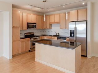 4940 77th St W #404, Minneapolis, MN 55435