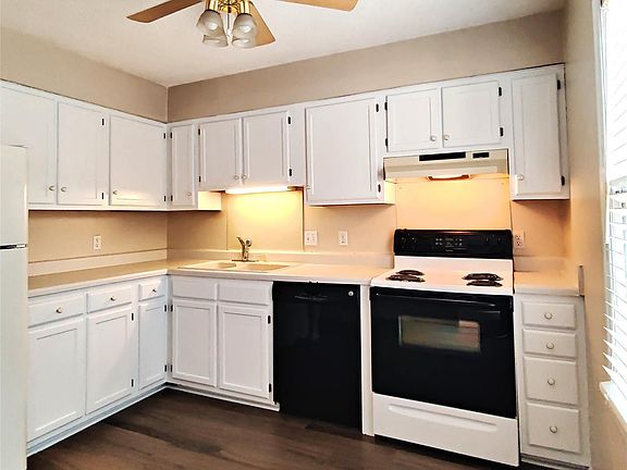 4th image of 4724 Old Lantern Way