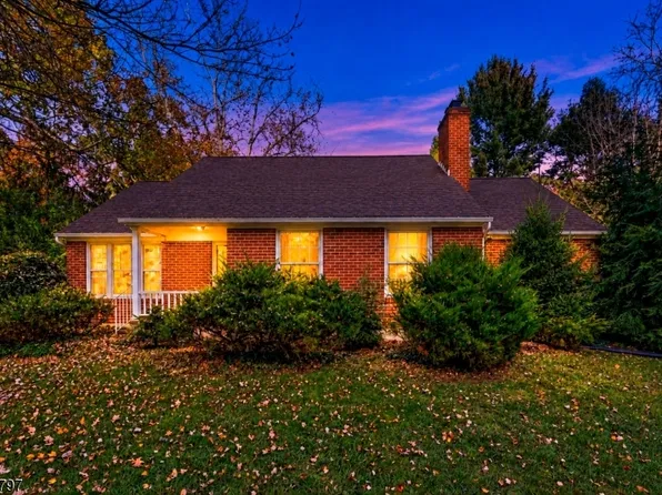21 Chamberlain Rd, Jefferson Twp., NJ 07438
