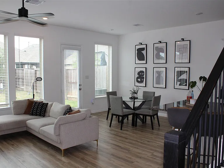 4203 Champlain Way — Photo 8
