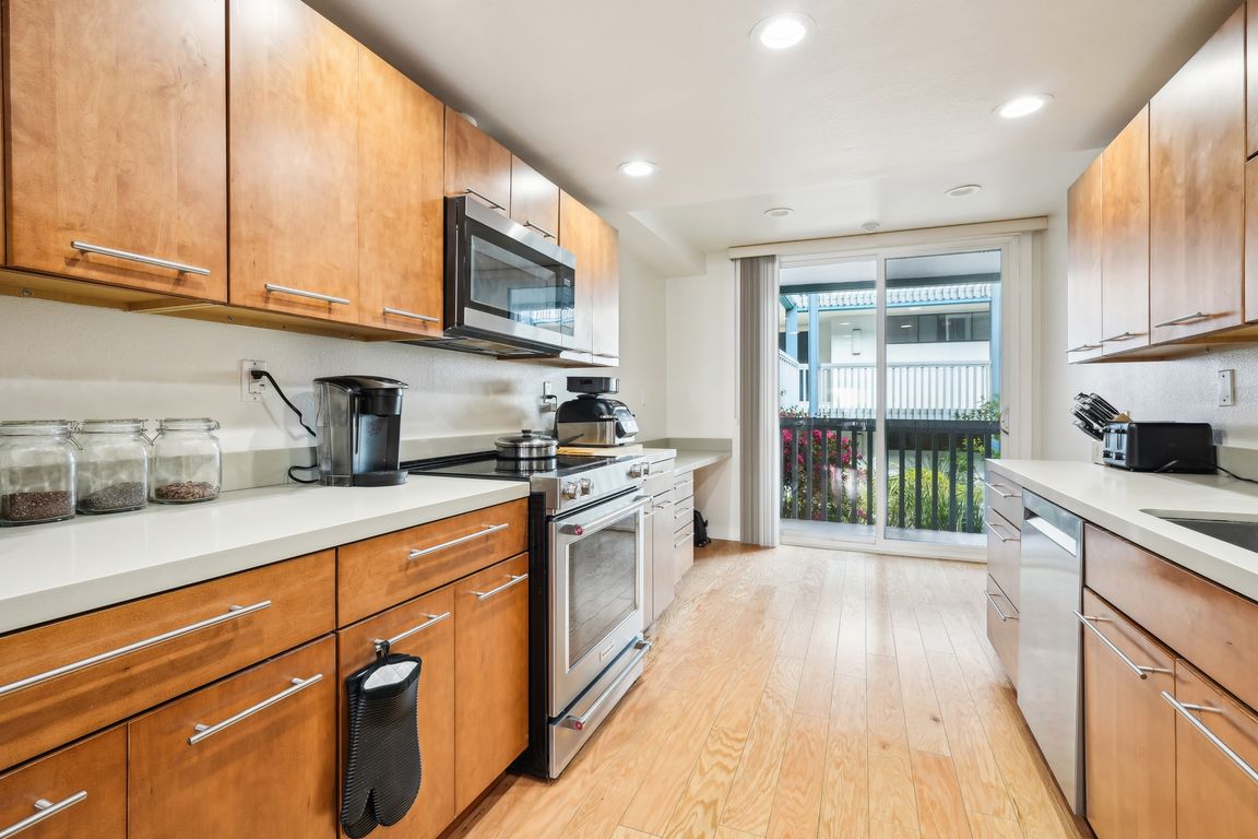 Esplanade 205-2404-011