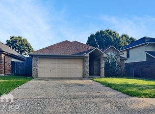 951 Freshwood Ct, Arlington, TX 76017