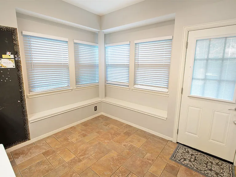 14639 Oak Chase Dr — Photo 5
