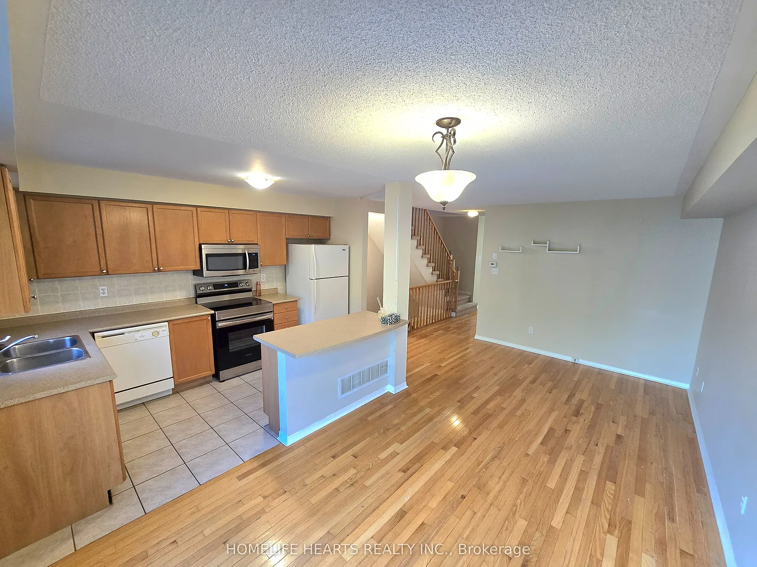 3 bed, $3,250 — Photo 3