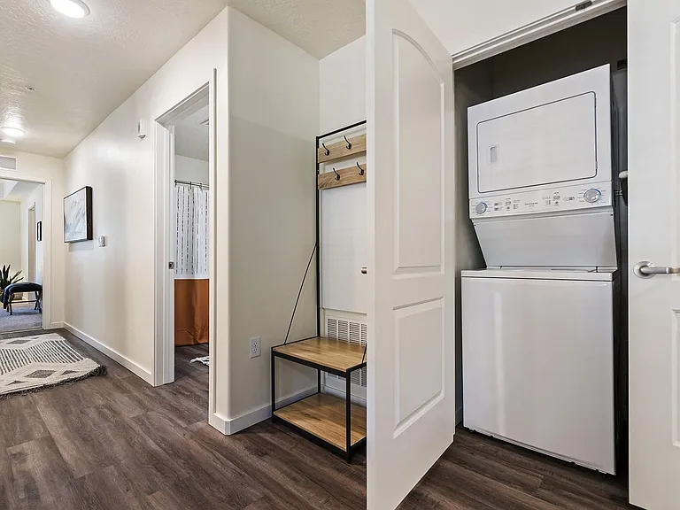 Pennwood Apartments — Photo 19